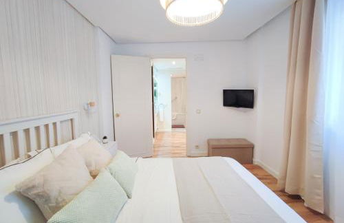DFLAT Escultor Madrid Apartments - Photo 46