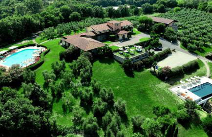 Garda Hill Boutique Apartments with Panoramic Pools e Agriturismo - Foto 2