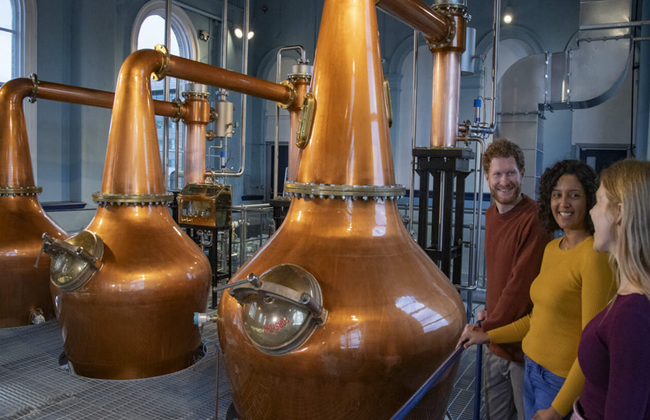 Belfast – Skip-the Line Titanic Museum & Distillery Discovery Tour - Foto 16