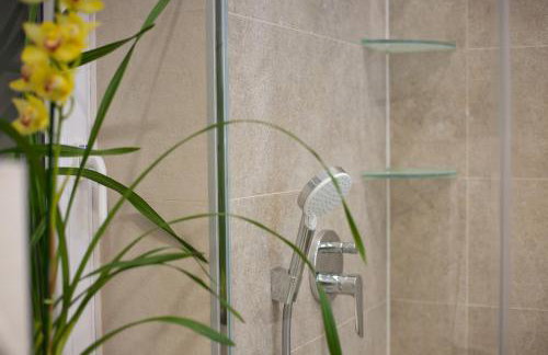 ANGEL BY THE SEA LUXE Apartment - Photo 26