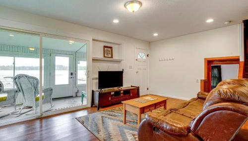 Webster Lake Home with Patio about 3 Mi to Town! - Foto 2