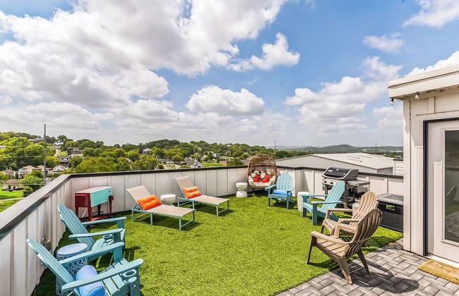 Chic Townhome for 10 W/rooftop - Foto 25