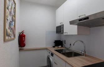 Lovely Nest - Goeppingen City, Kitchen, Parking, Up to 4 People - Foto 34