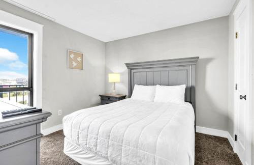 Edgewater Tower 1-305 - Foto 54