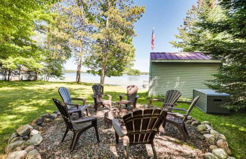 Solberg Lake House Dock, Deck and Stunning Views! - Foto 2