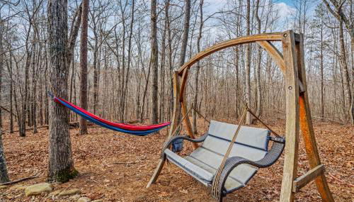 River Cabin - Fire Pit, Kayaks, Games, Dog Park - Foto 2