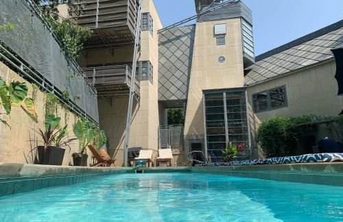 The Architect's Modern Castle - Photo 1