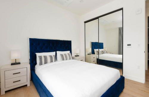 Stylish Apartments in Glendale with Free Parking - Foto 48