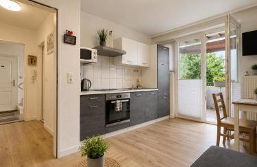 Holiday Home Cologne with Balkon - near KölnMesse - temporary living- - Foto 1