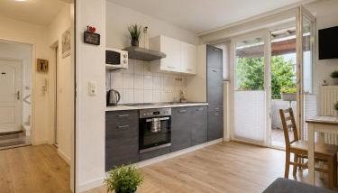 Holiday Home Cologne with Balkon - near KölnMesse - temporary living- - Foto 1