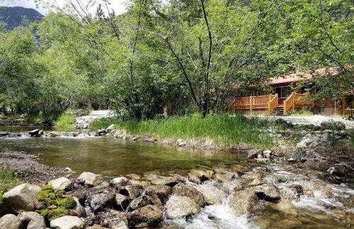 Fantastic Mountain Cottage with a Hot Tub on Beautiful Chalk Creek in Nathrop, Colorado - Foto 22