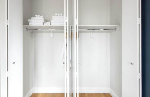 Midtown 2BR w Pool Gym Roof nr Subway NYC-385 - Foto 10