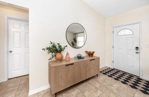 NEW! Safari Breeze - Professionally Decorated Home by Busch Gardens & USF - Foto 24