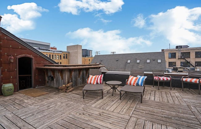 Downtown Rockstar Residence - Photo 22