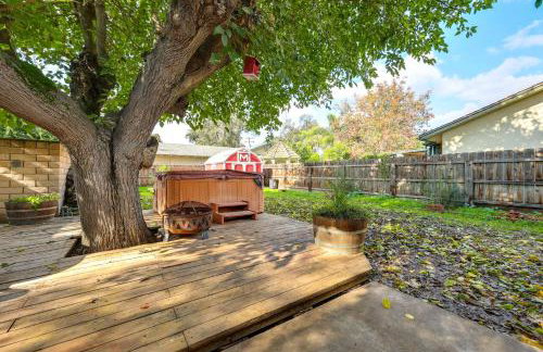 Hot Tub, Patio & Outdoor Games at Visalia Home - Foto 4