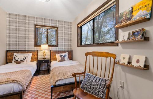 Resort Getaway - Golf, BMX trail, Hot Tub & Arcade! - Foto 56