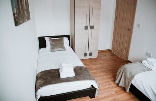 Flats near football clubs - Photo 11