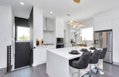 The Suite Spot! Downtown Skyline Views! Sleeps 12 - Foto 52