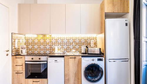 Classy Studio Apartment with Unique Design - Photo 5