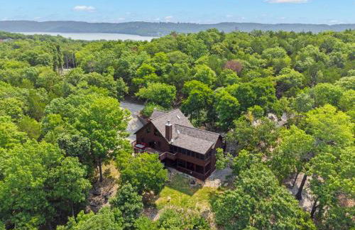 Secluded-Pvt Hot Tub-Free Daily Tickets-Walk to Table Rock Lake - Foto 2