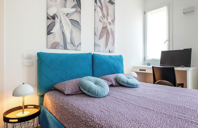 Charming Home - Photo 4