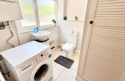 Lovely 4-Bedroom Kilburn Flat with Garden and Parking near Hampstead Heath, Abbey Road by Staylio London - Foto 37