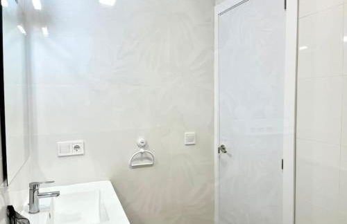 Modern and central independent apartment - Photo 25