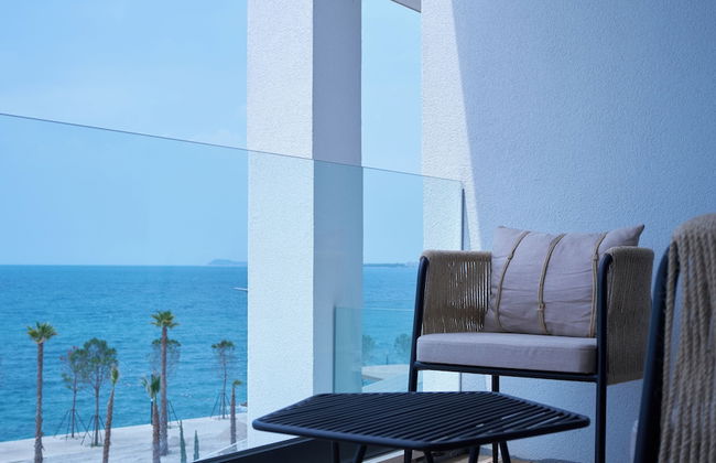 AZAR LUXURY SUITES - Photo 64