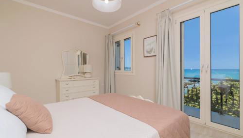 Villa Elizabeth - Seafront Classic Villa! - Foto 4