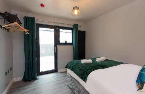 Spacious Cottage 3 Bedrooms with Free Private Parking in a Central Location - Foto 16