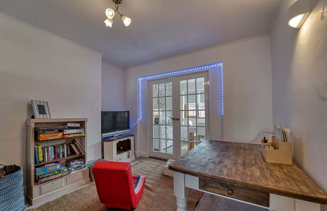 Host Stay Severn Swans House - Photo 1