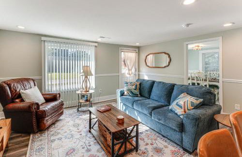 Small-Town Charm and Local Dining Home in Burgaw! - Foto 5