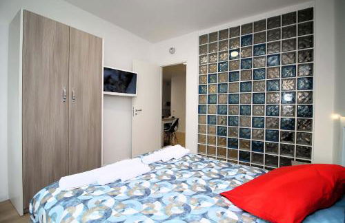 Naples Stay Inn - close to metro & all connections - Photo 27