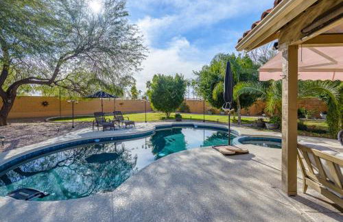 Luxe Desert-Chic 3BR with Heated Pool, Spa, and Grill - Foto 15