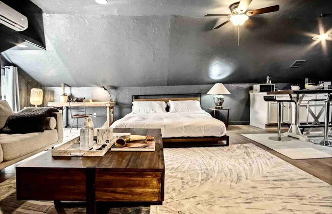 3-story 6-bedroom 4 Bathrooms 3min-asian Dist - Photo 41