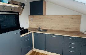 Charming Attic Retreat with Sloped Roof - Foto 19