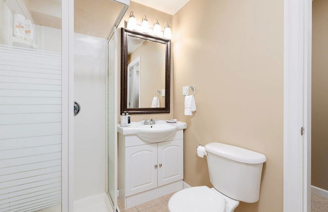 Cozy 3bdr in North Vancouver - Photo 13