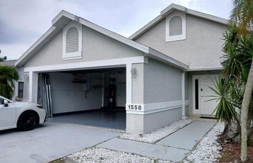 Punta Gorda Home, Sleeps 10 - Photo 3