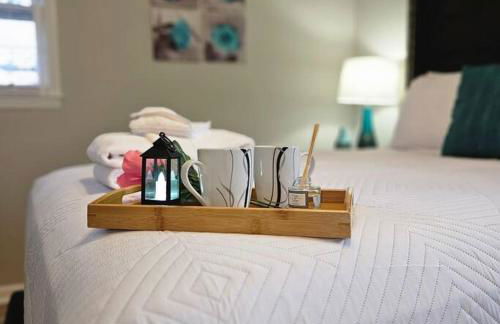 Chic Oasis: 3BR, 2BA, Private Deck - Foto 30