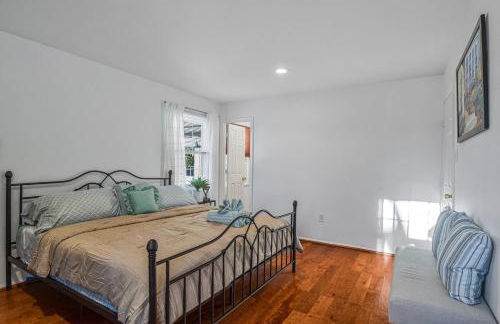 Cozy 4BR Retreat - Private backyard, Gazebo & Grill - Foto 9