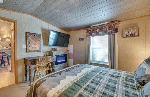 Northville Cabin with Fire Pit, 4 Mi to Boat Ramp! - Foto 12