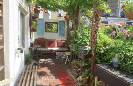 Hamilton Lodge - Cottage sleeps 8 - Photo 4