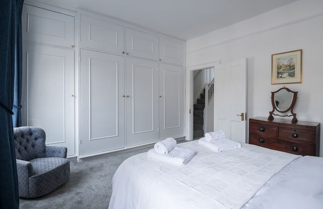 At Home in Chelsea - Photo 3