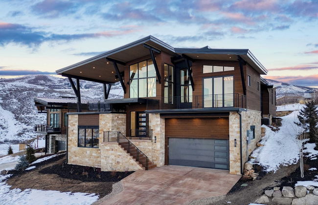 Mins to Deer Valley Lift Firepit, Game Room, Views, 5bdr Orion by Avantstay - Photo 1