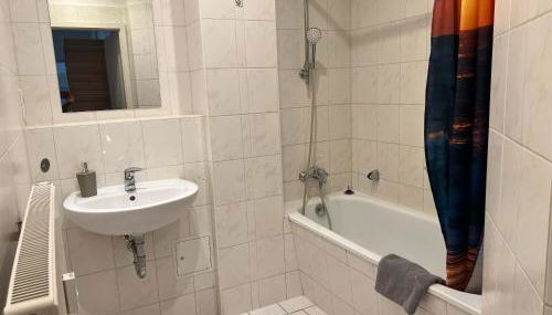 Gegenüber vom Theater - Foto 3