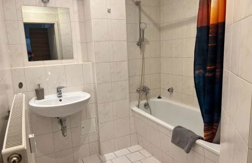 Gegenüber vom Theater - Foto 3