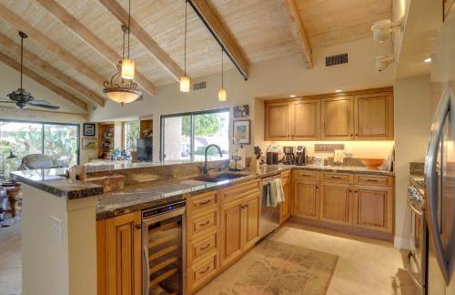 Mtn-View Rancho Mirage Condo w/ Lakefront Patio - Foto 11