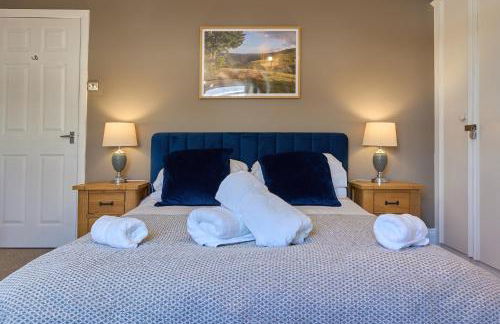 Cosy 2BR Cottage Steps to Town & Peak District - Photo 8