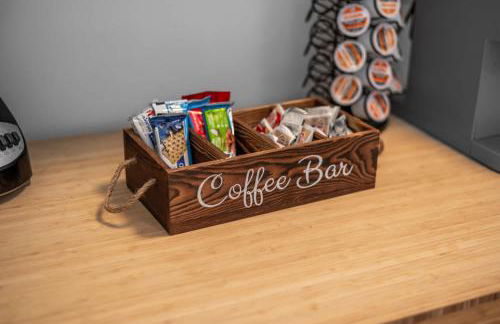 Tranquil Light-Filled Retreat 3BR Ranch - Photo 20