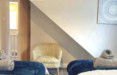 Ideal 4-bed home sleeps 7 - Nr Trafford Ctr & M60 - Foto 18